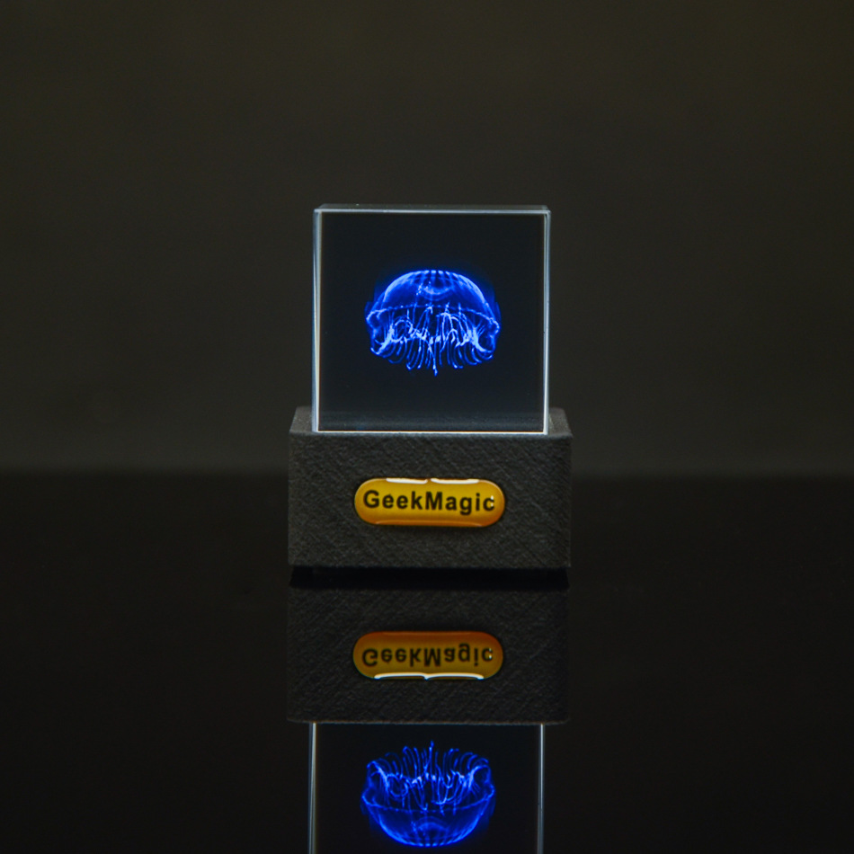 HoloCube Smart Crystal Display – Real-Time Weather, Time, GIFs & Bitcoin Crypto / Stocks (GeekMagic)